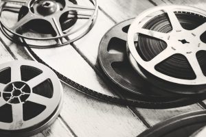 Oude 8mm film spoelen digitaliseren door Fotosenvideosomzetten.nl